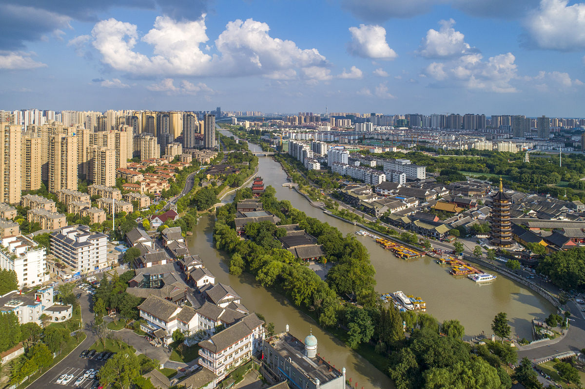 2021年7月23日,江苏省淮安市出现蓝天白云天气.