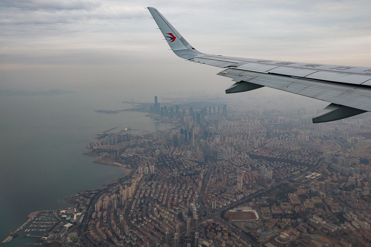 青岛民航职业学校是民办学校还是公办学校？