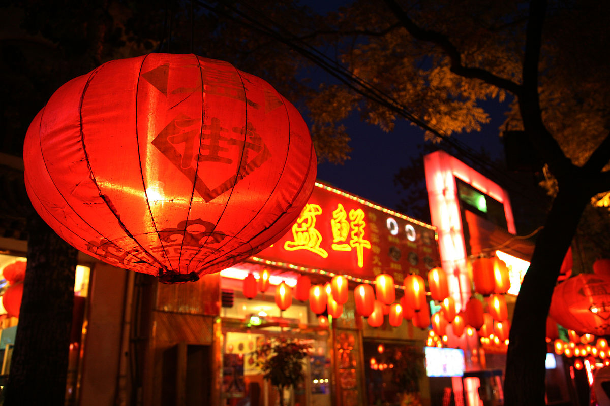 以麻辣烫公司的名义写一段祝大家六一快乐的文案