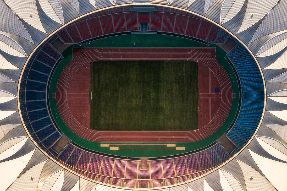 写20条简短的微博体评论：亚运期间杭州单双号限行开始你今天怎么通勤