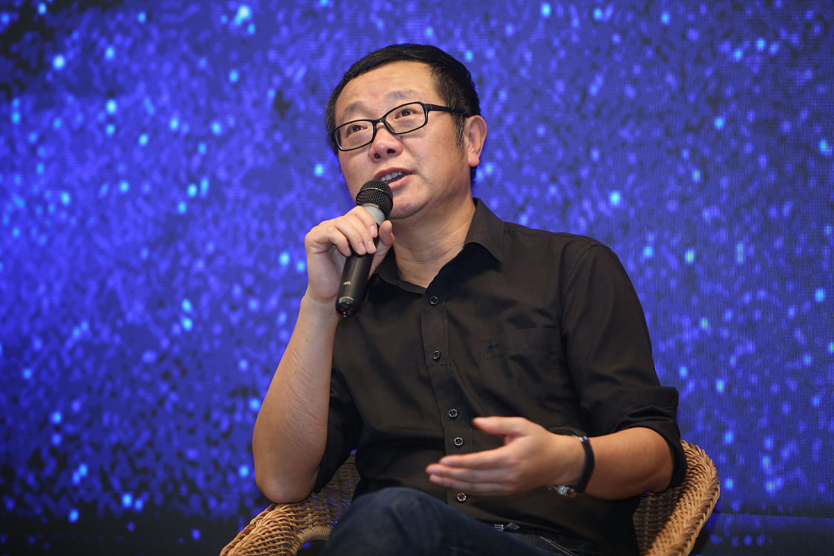 2018年11月23日,广东深圳,2018中国科幻大会举行.图为刘慈欣在南方科