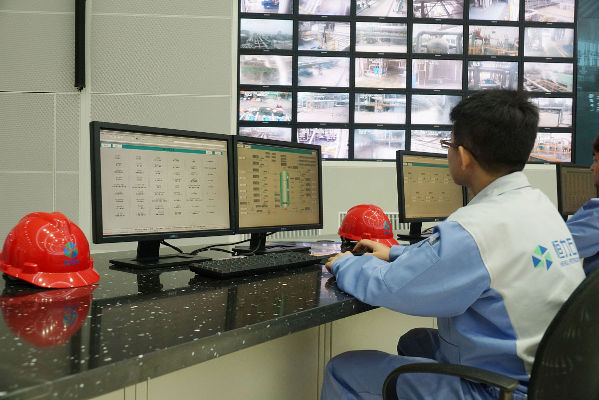 水泥厂中控室实习：学习生产流程，掌握操作技能