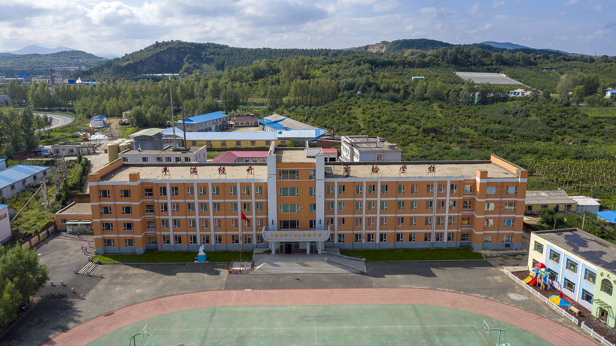 云南省陇川县地铁学校-好不好