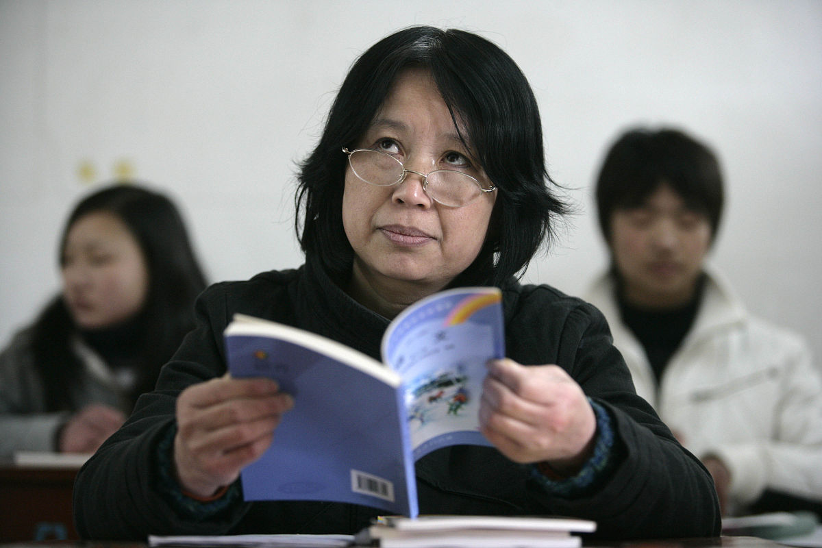 2010年3月1日,武汉市黄陂区特殊教育学校九年级来了一位特殊的大同学-