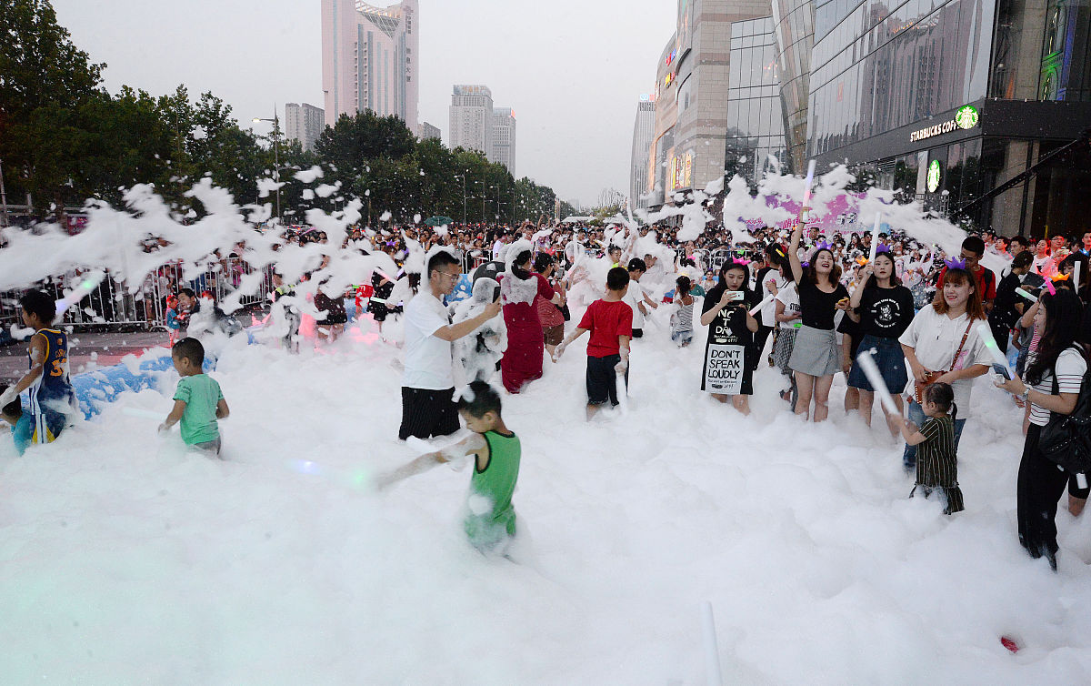 帮我写一份关于王阳明《大学问》正文第十四节的观后感以及在阅读之后对自己日后生活工作中能有哪些帮助和感悟字数250字左右。正文内容如下：大学问王阳明正文 第十四节今焉于其良知所知之善者即其意之所在之物而实为之无有乎不尽。于其良知所知之恶者即其意之所在之物而实去之无有乎不尽。然后物无不格吾良知之所知者无有亏缺障蔽而得以极其至矣夫然后吾心快然无复余憾而自谦矣夫然后意之所发者始无自欺而可以谓之诚矣故曰物格