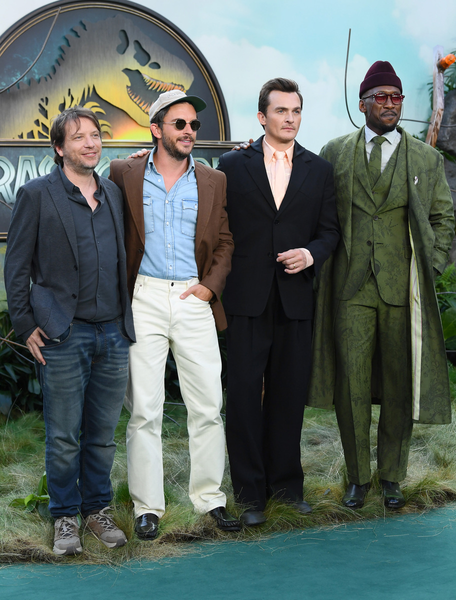 Chris Pine vs. Chris Pratt: A Detailed Comparison of Two Hollywood Stars