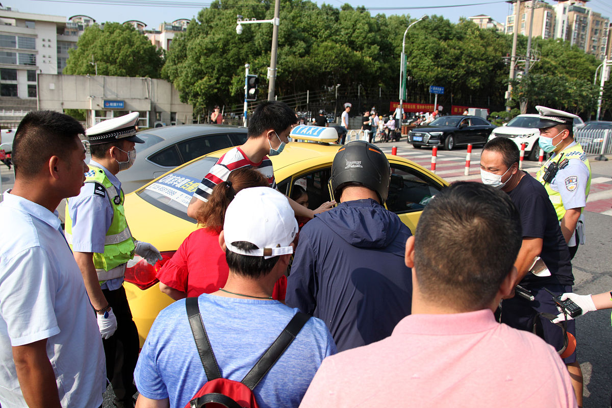 出租车驾驶员应急演练讲话稿：安全第一，应对自如