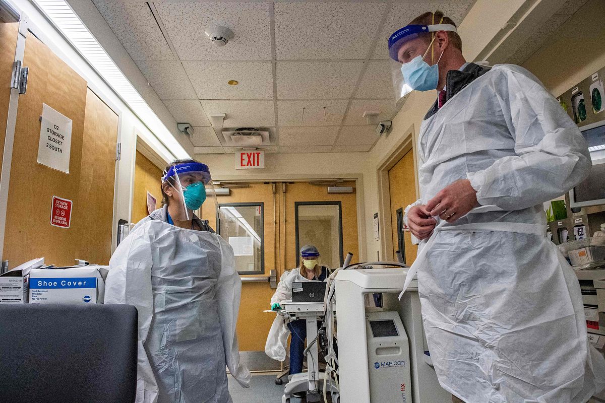 写一个中文剧本反映社会问题