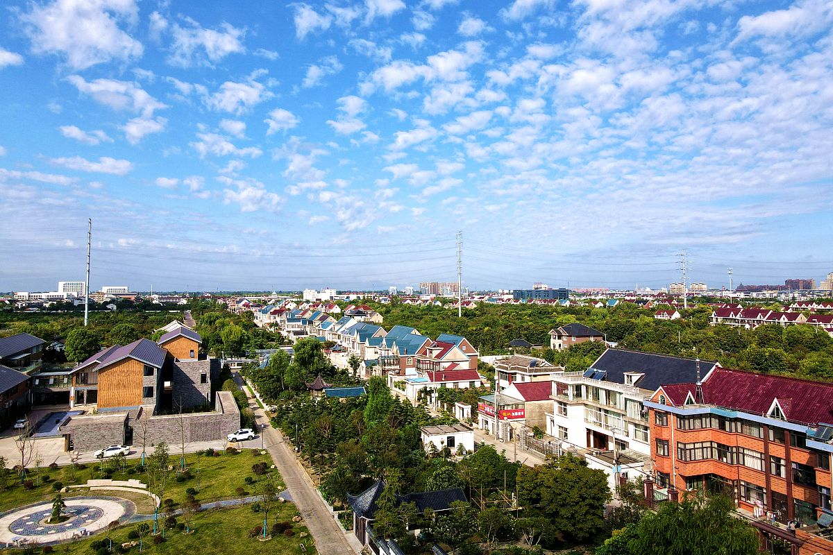2021年9月3日,江苏南通,如皋告别连续多日高温天气,迎来高颜值的"水晶