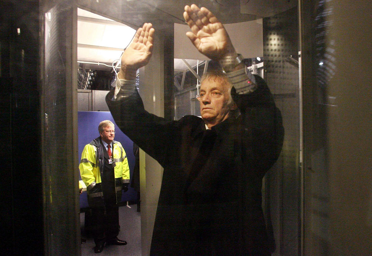 神秘小屋：隐秘避难所，自由建造，安全无忧！