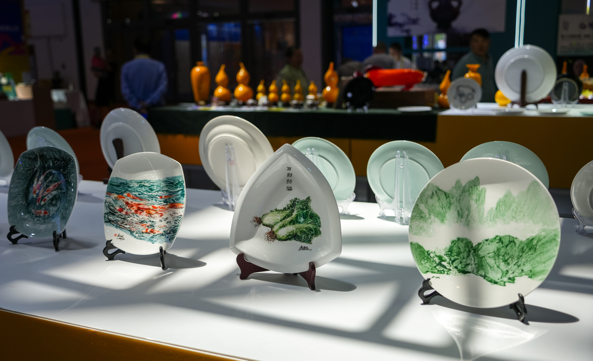 陶瓷艺术设计专科就业前景好不好？