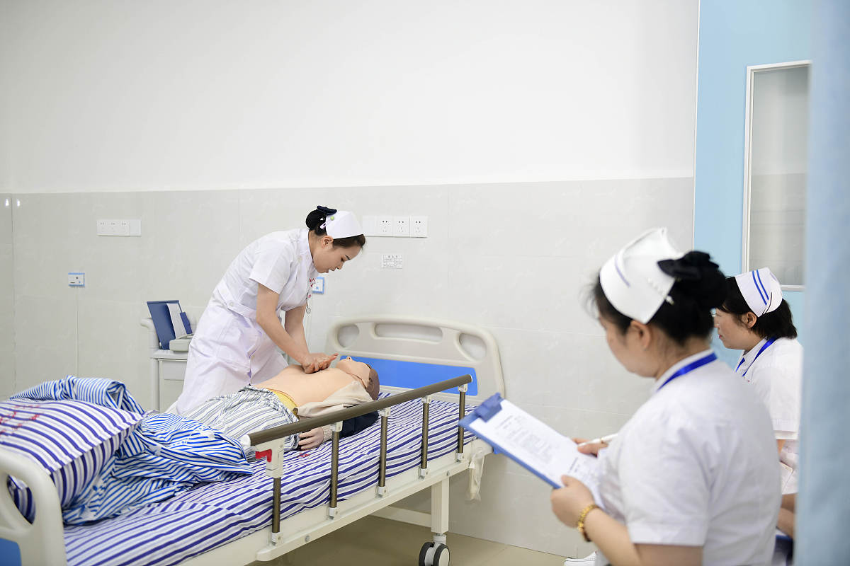 贵州护理专业学校排名：2019年热门院校推荐