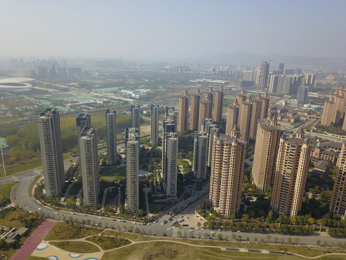 江西省南昌县象湖滨江房子应该卖吗