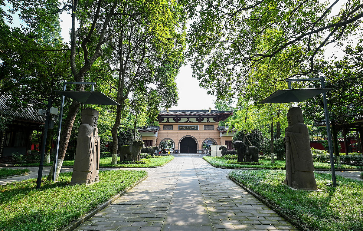 2021年9月30日,成都,永陵大门神道雕像.(如需下载使用,请务必署名:红