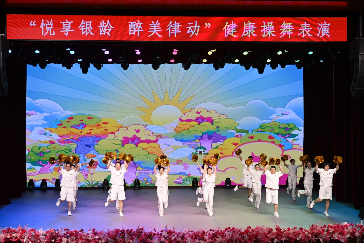 针对学校宣传写一个脚本包括结合舞蹈、歌唱、器乐 演奏、武术、体育运动等形式均可在拍摄中可选取教学楼、图书馆、体育馆、运动场、西门等学校标志性建筑物作为背景充分展现律动和活力的校园生活。