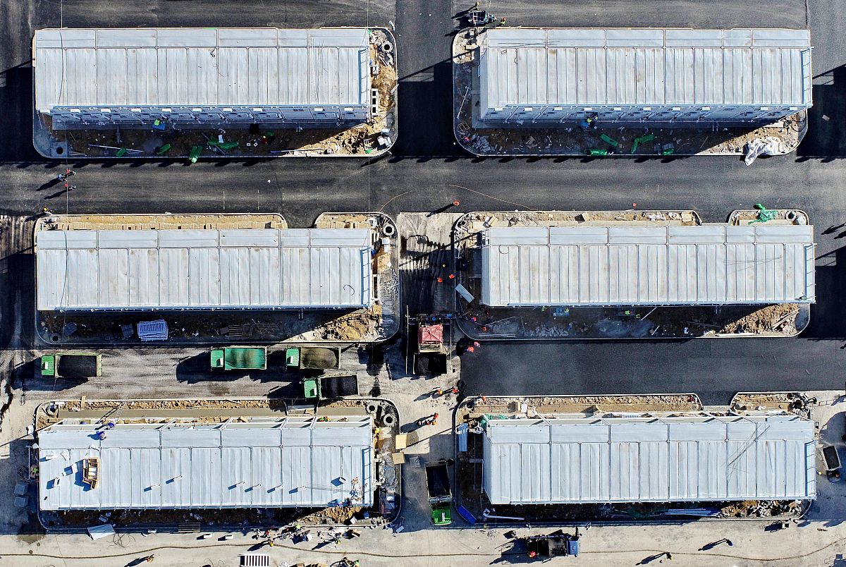 卫生服务中心改造工程施工倒排计划：一个月完成