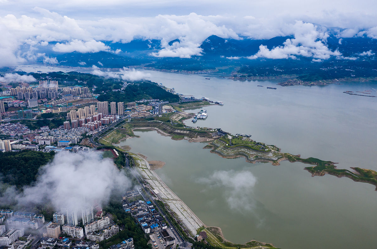 2021年8月10日,在三峡大坝上游拍摄的湖北宜昌市秭归县秭归港.