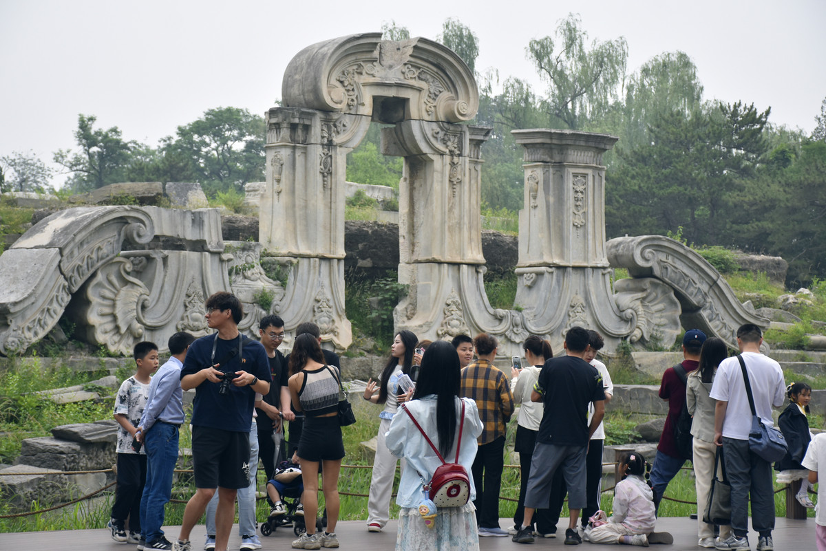 火烧圆明园：历史的警钟，后人的启示