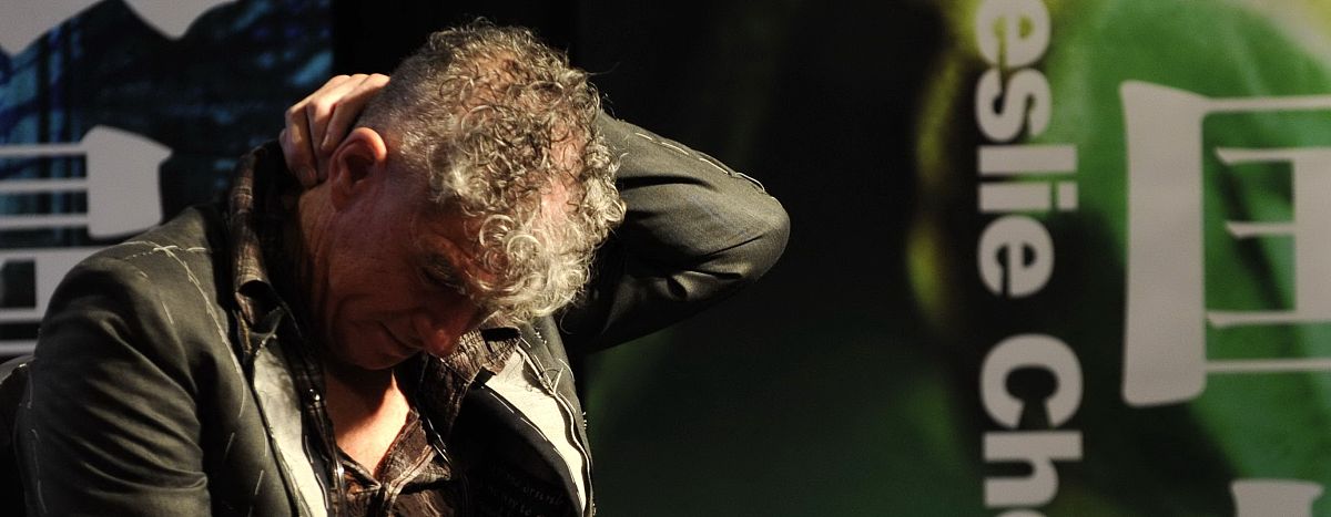 在杰克伦敦的《海狼》中以Van Weyden为代表的The Real Man和以Larsen为代表的The Super Man在道德观念上存在哪些冲突和碰撞不少于两千字