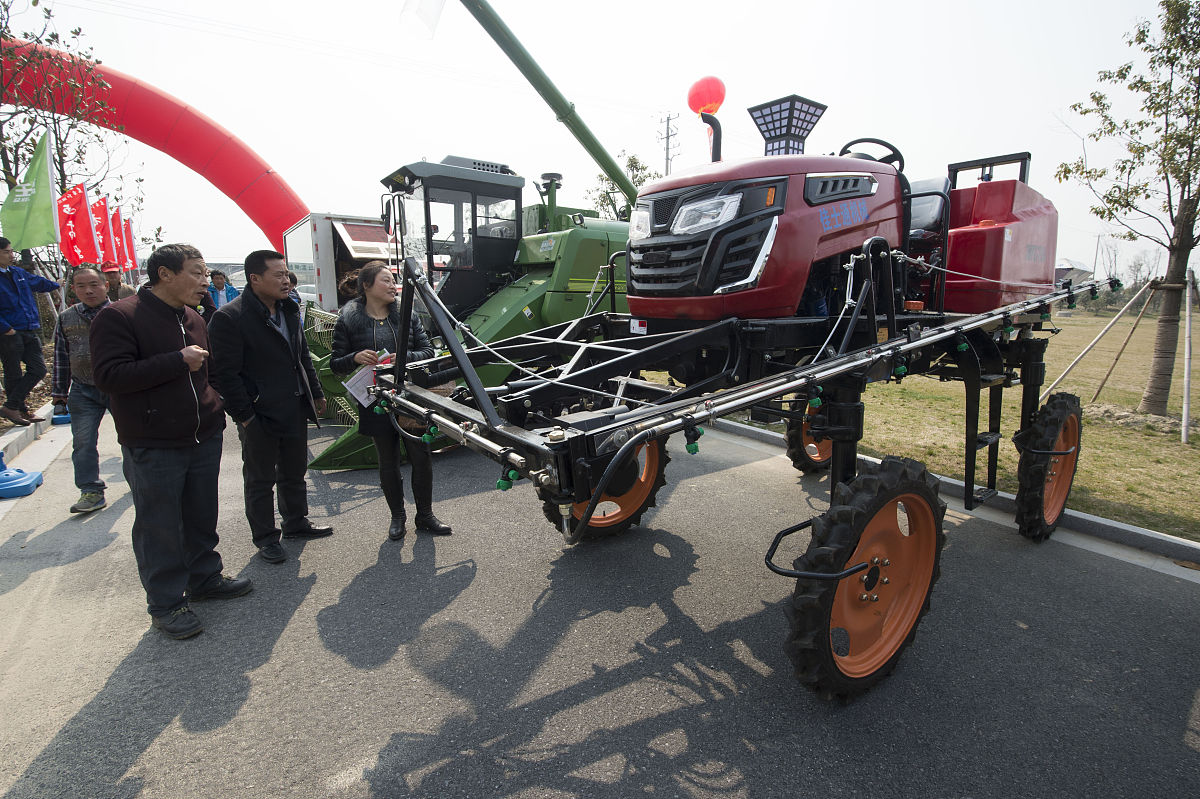 佳联-6和1048哪个收大豆好 用250字帮我描述