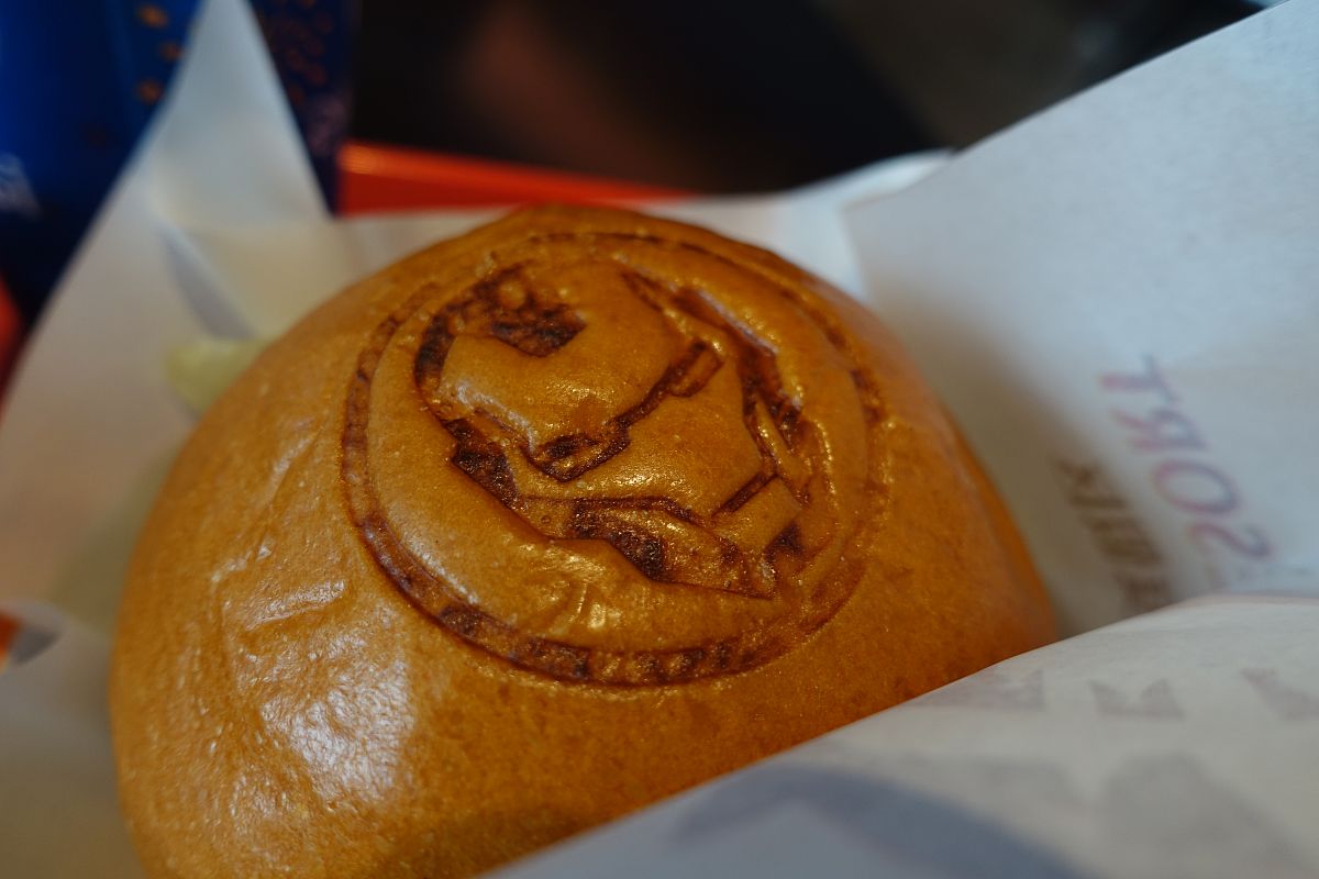 钢铁侠是漫威角色请从电影和漫画中总结发现钢铁侠最喜欢吃什么？