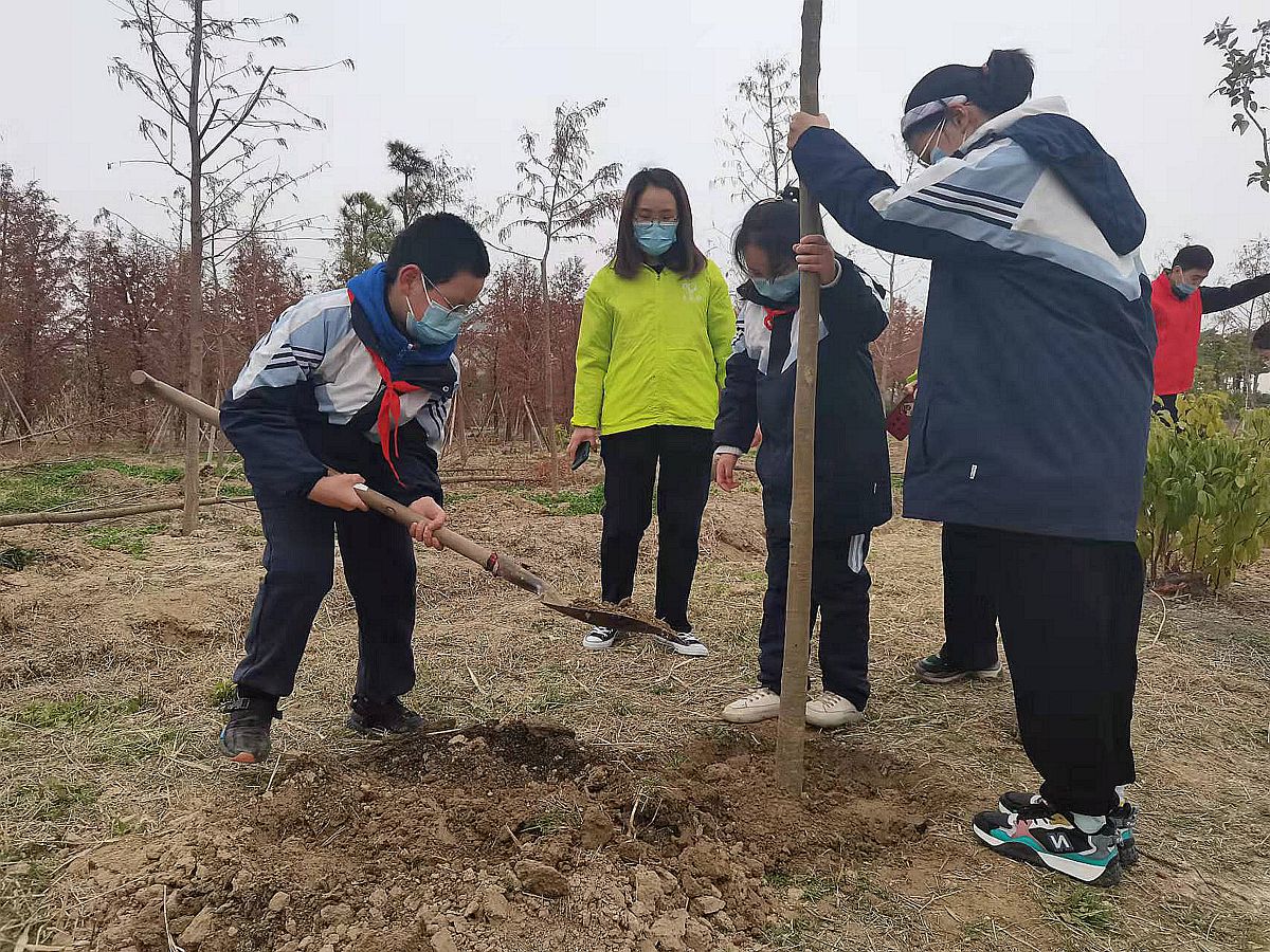大一新生学习劳动实践课程思路写大学生劳动实践观心得体会