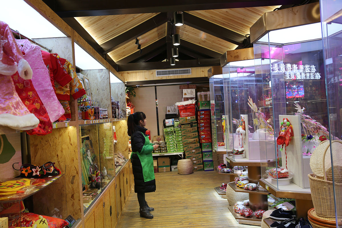 坚持希望，向前飞：一首表达希望与坚持的中文流行歌曲