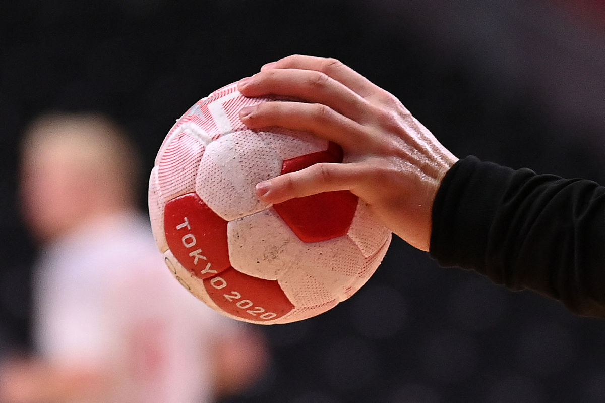 2021年7月28日,日本,2020东京奥运会手球7月28日赛况.a handball goal