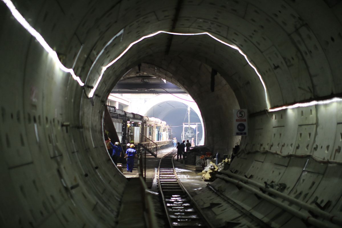 大连坐地铁5号线j具体在哪站下车