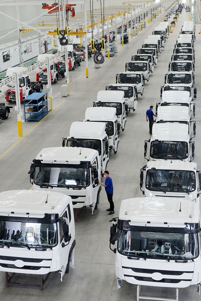 近几年淮安市汽车技术市场的快速发展也产生或壮大了一些规模相对较大的汽车服务企业。汽车零部件制造企业有江苏意奔玛机械有限公司、淮安惠民汽车配件制造有限公司、江苏甫林电子等汽车维修企业有淮安雨田投资集团有限公司、淮安市翔盛投资集团有限公司、美丽狮、黄河驾校等基本覆盖了汽车市场的各个领域。但由于淮安市地处苏北是中、小城市在汽车技术市场的发展规模、服务能力、管理水平、规范经营等方面和苏南、浙、沪等长三角以