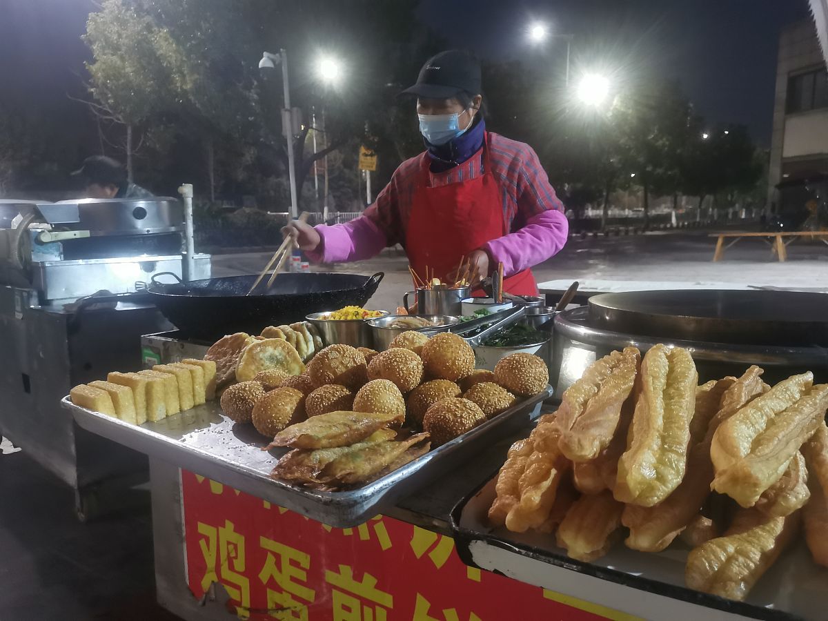 凉拌烤冷面是冷的还是热的