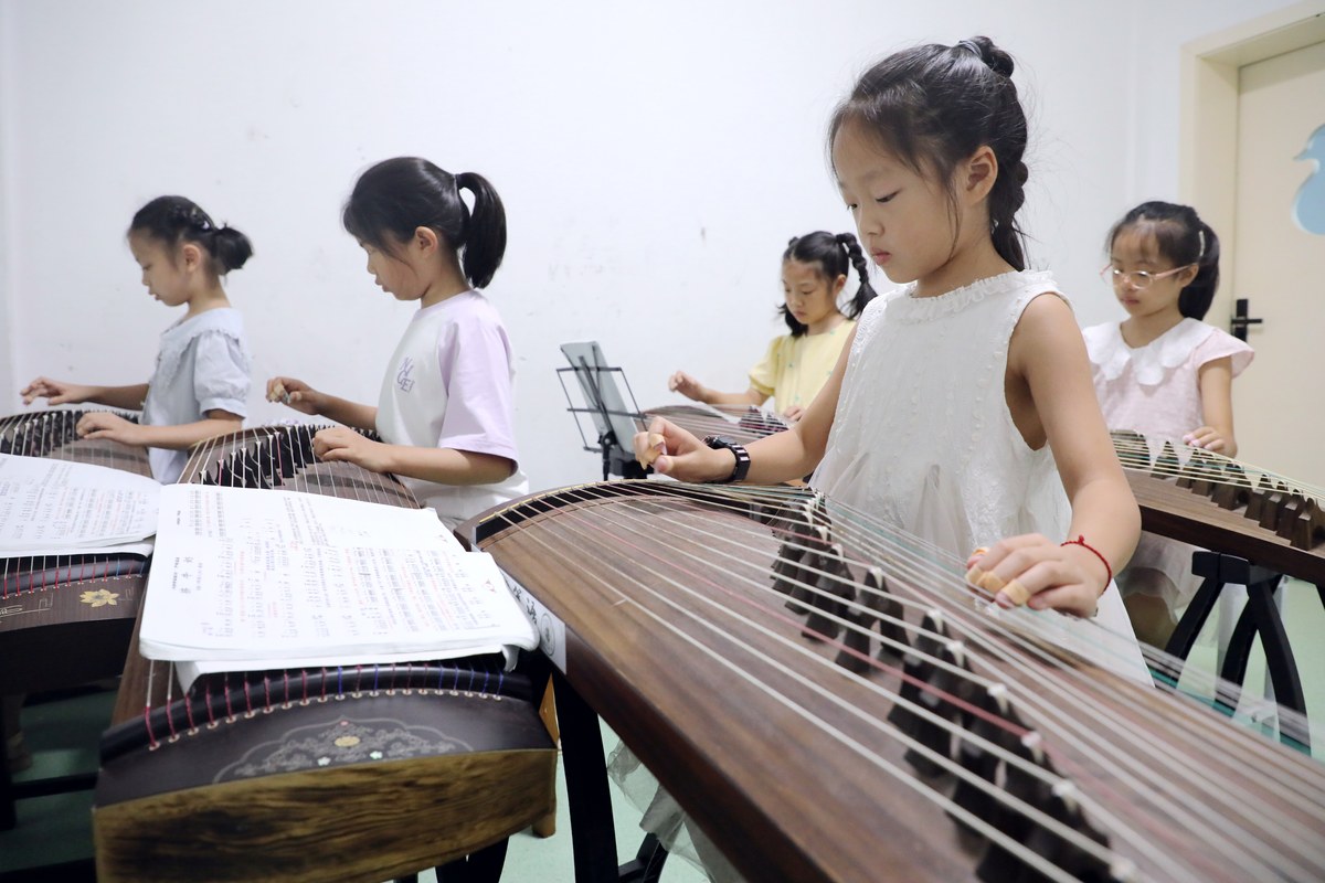 帮我写一个包含古筝、声乐、口才、绘画、书法的活动每个部分包含五个小活动