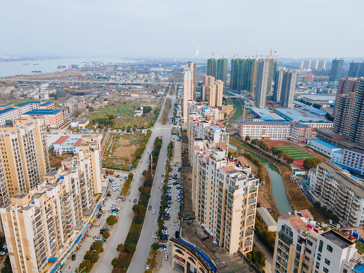 2022年2月20日,湖北省鄂州市,鄂城区城市风光.