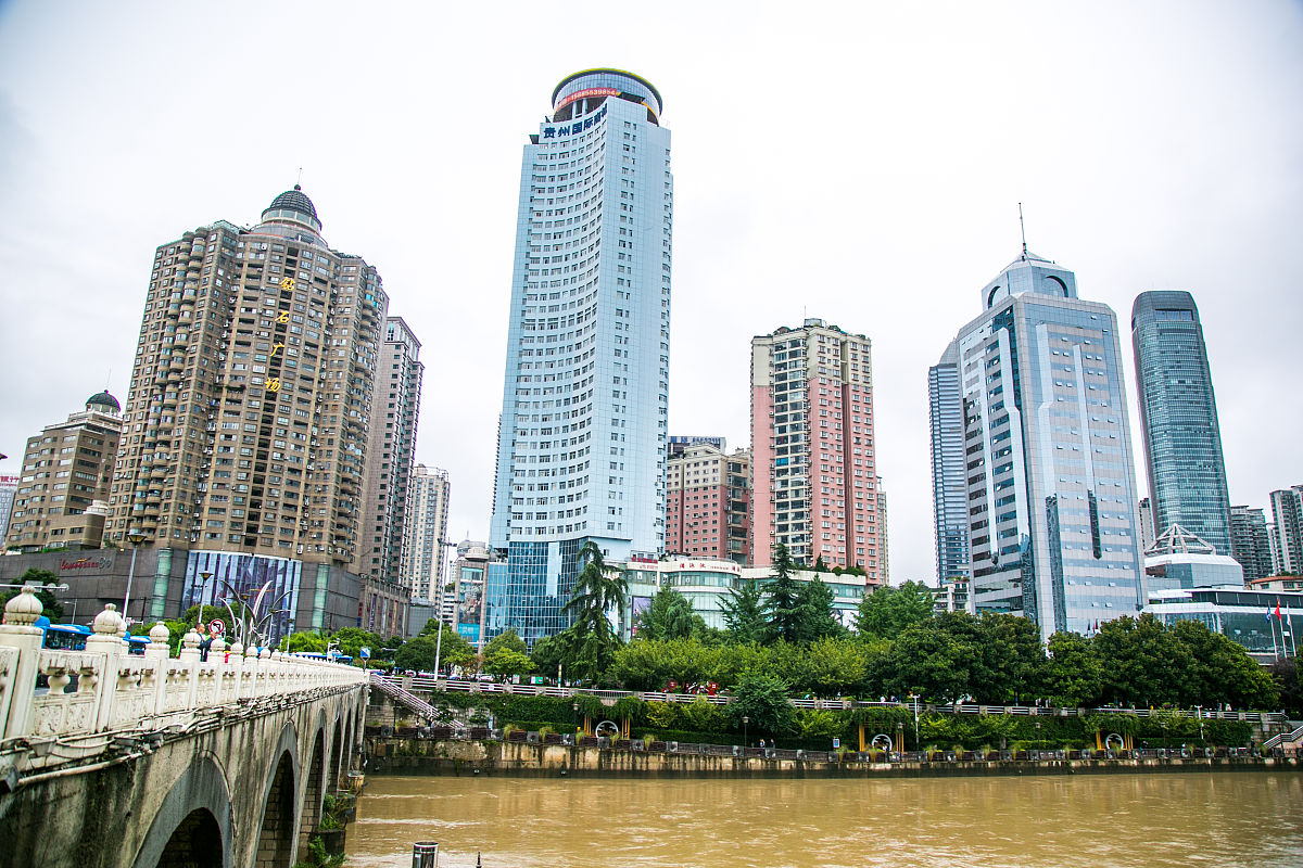 贵阳幼师专业就业前景及发展方向深度分析