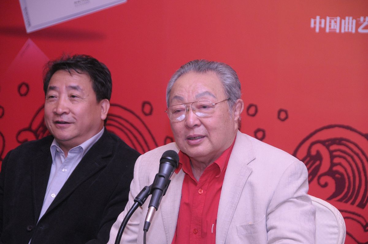 2009年3月23日,北京,漫画书《官场逗》发布.姜昆与唐杰忠合作多年+++_