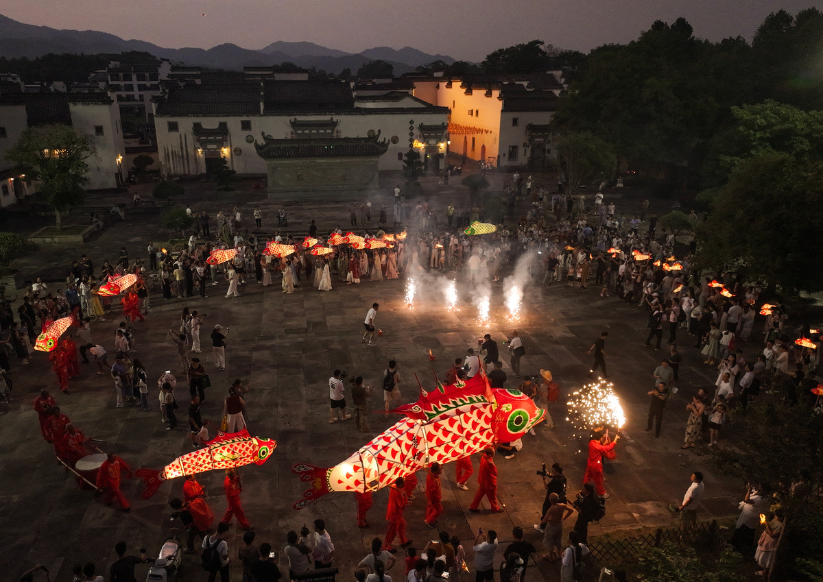 安徽徽州学校地址 - 徽州区著名学府，周边文化与经济发展