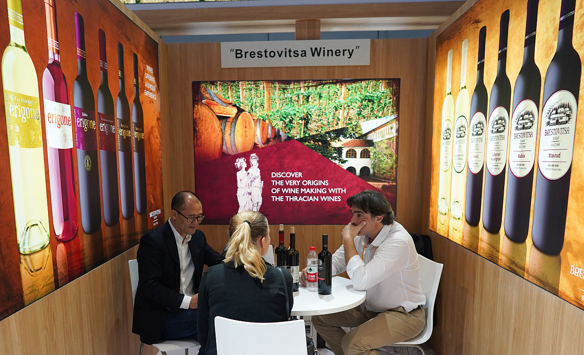 write satirical poetry about us senator drinking wine during work