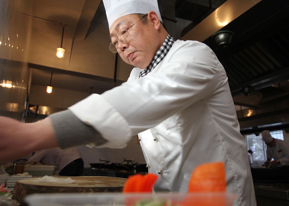 张家界侨辉职业技术学校是民办吗？招生专业都有哪些