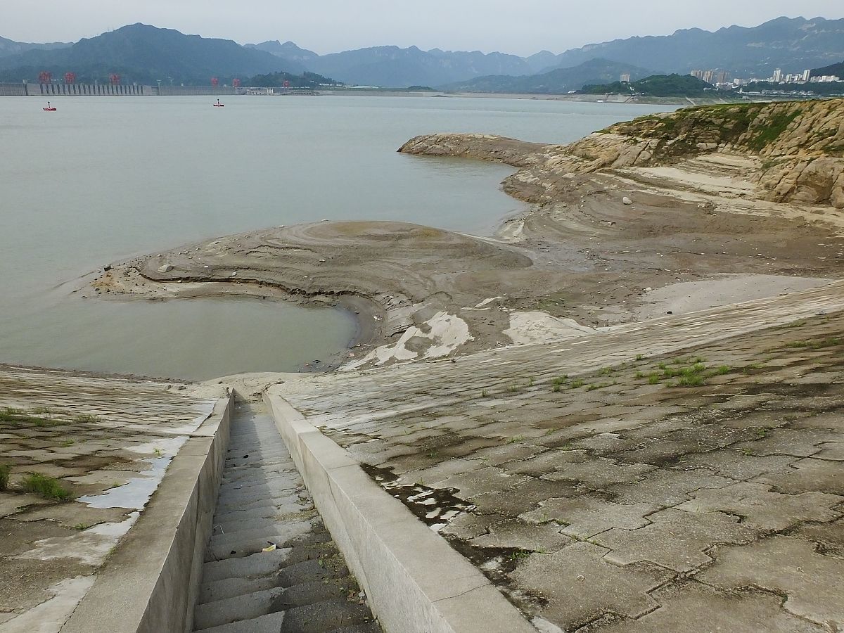 延安红岩河水库渗漏问题咨询：水利局专家解读处理策略
