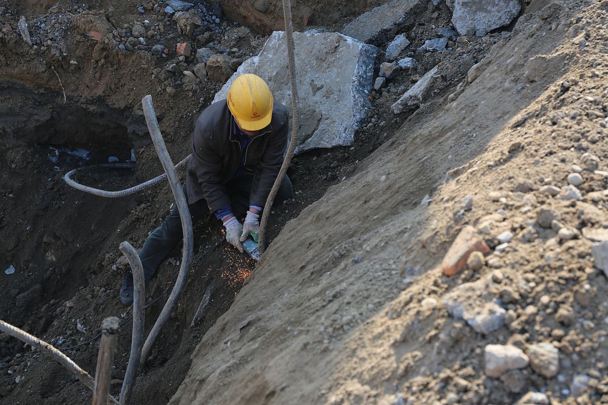 简述一下锚杆挡墙的构造要求