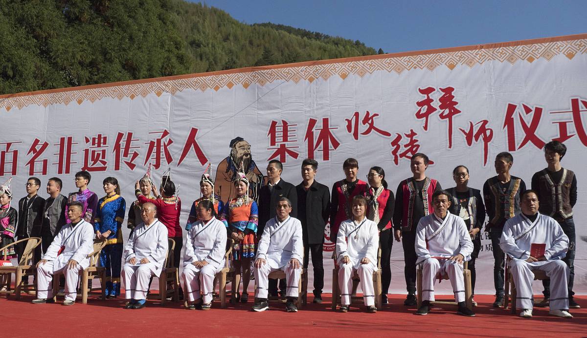 請將以下文章修改的更好：康樂及文化事務署是香港特區政府民政事務局轄下部門負責統籌香港的康樂體育、古物古蹟及文化藝術有關的活動和服務。該署致力於舉辦各種多元化的康樂和文化活動為市民提供豐富的參與機會。