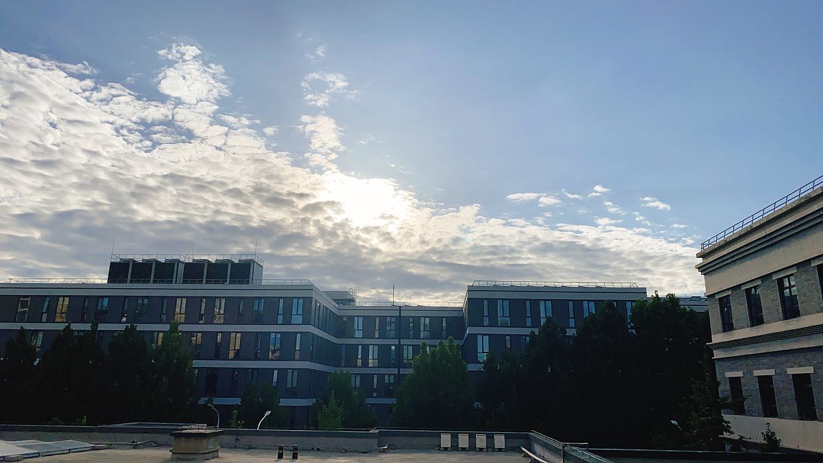 北京经济管理职业学院应用电子技术专业详解：优势、劣势及未来发展