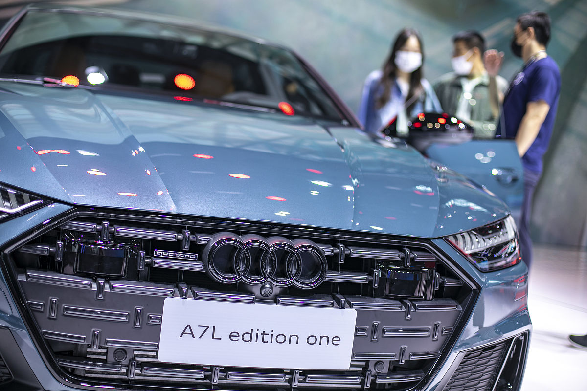 我是奥迪a4l车主 写一篇 深蓝s7 的试驾报告 字数2000字左右