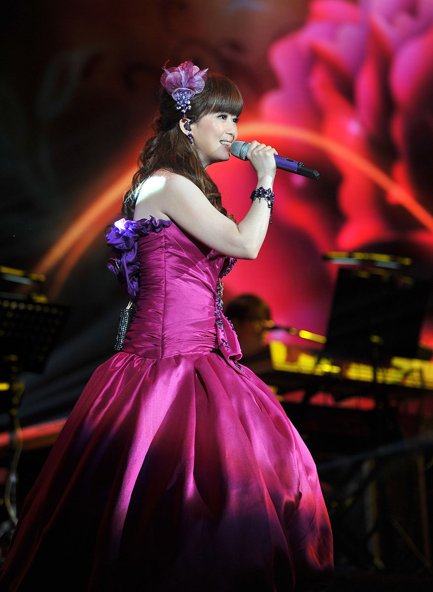 2012年5月26日,重庆,孟庭苇举办"纯真年代"演唱会.+++_+++孟庭苇,演唱