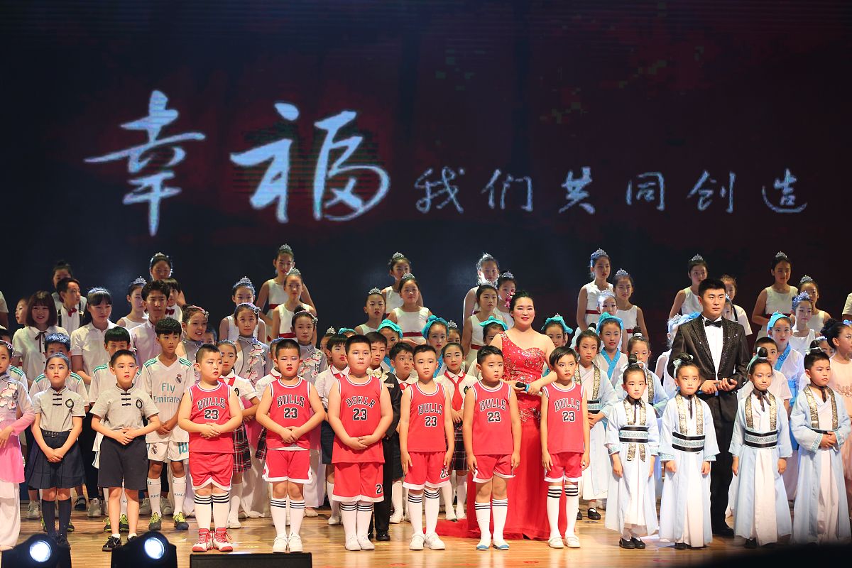 2018年6月29日,沈阳市浑南三校举行素质教育艺术展演,小学生精彩演出,