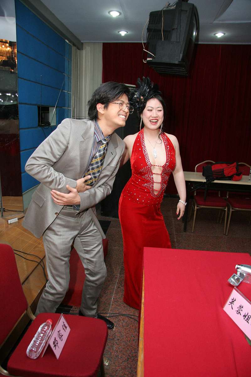 2008年12月26日,杭州,电影《a面b面》热拍.芙蓉姐姐 陈晓东+++_+++a面