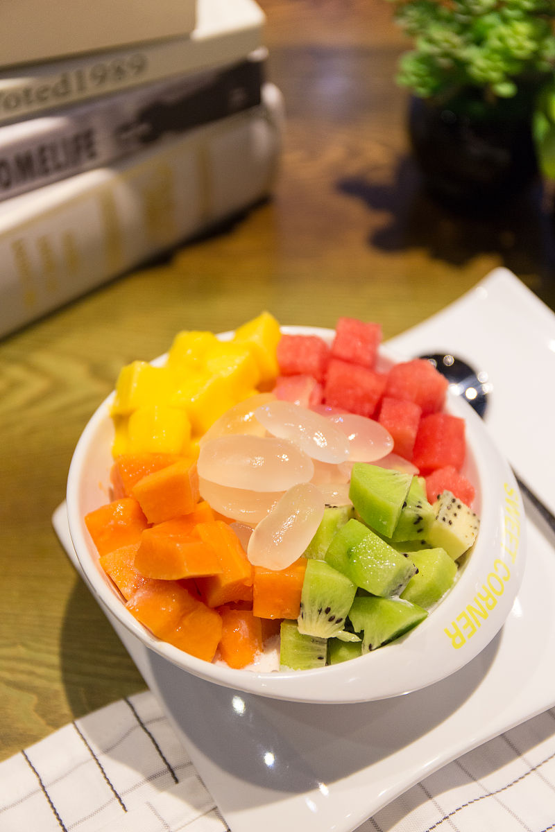 牛奶雪碧水果捞的做法_牛奶雪碧水果捞怎么做