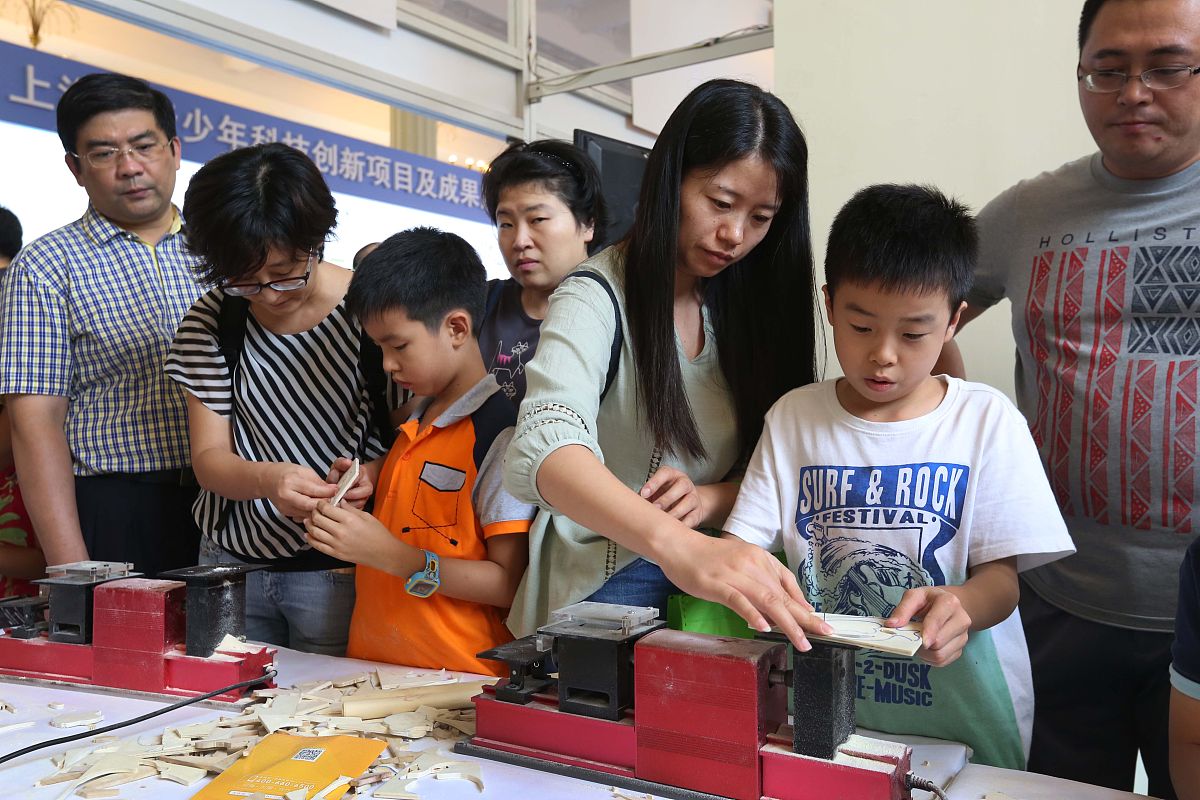 现开展电子信息与电气工程学院2023年E起向山海青春共实践大学生暑期社会实践立项创意大赛。鼓励师生提前策划暑期实践选题与内容后续将根据立项计划书在实践策划、组队、开展、总结等方面提供进一步帮助协助师生顺利、有效、高质量地完成暑期社会实践。