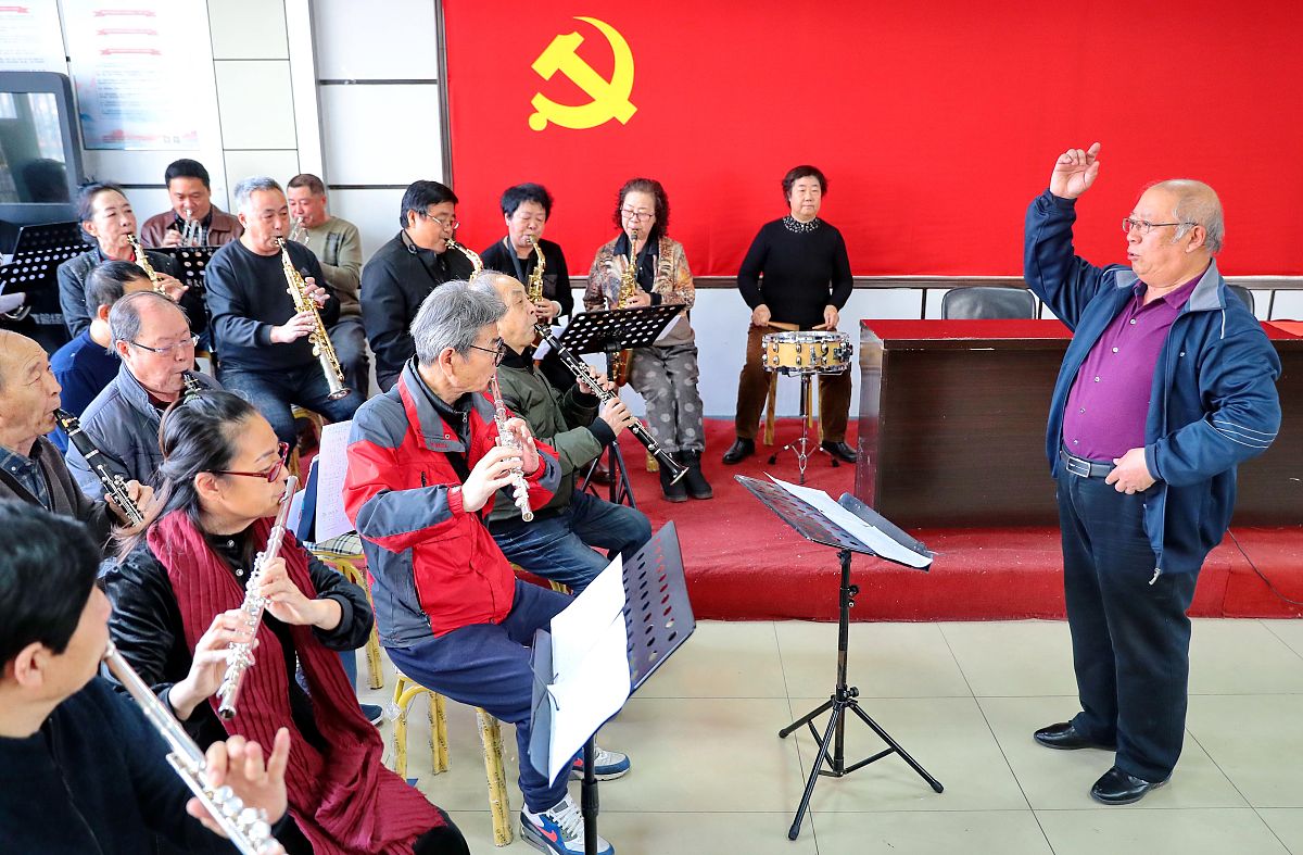 集中学习两代会和精神笔记：从两位老一辈身上汲取智慧