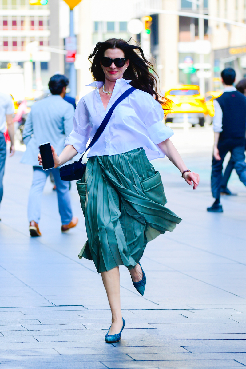 阳光感穿搭指南：打造鲜活朝气造型